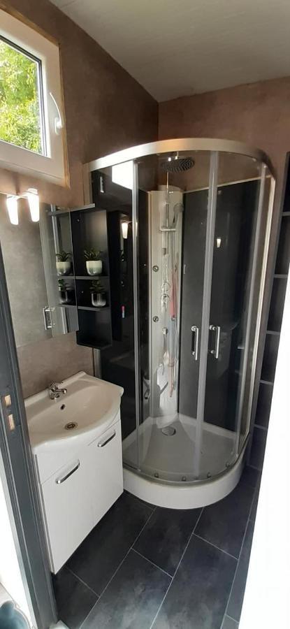Chalet 2 Landgoedcamping Nienoord In Leek Zewnętrze zdjęcie